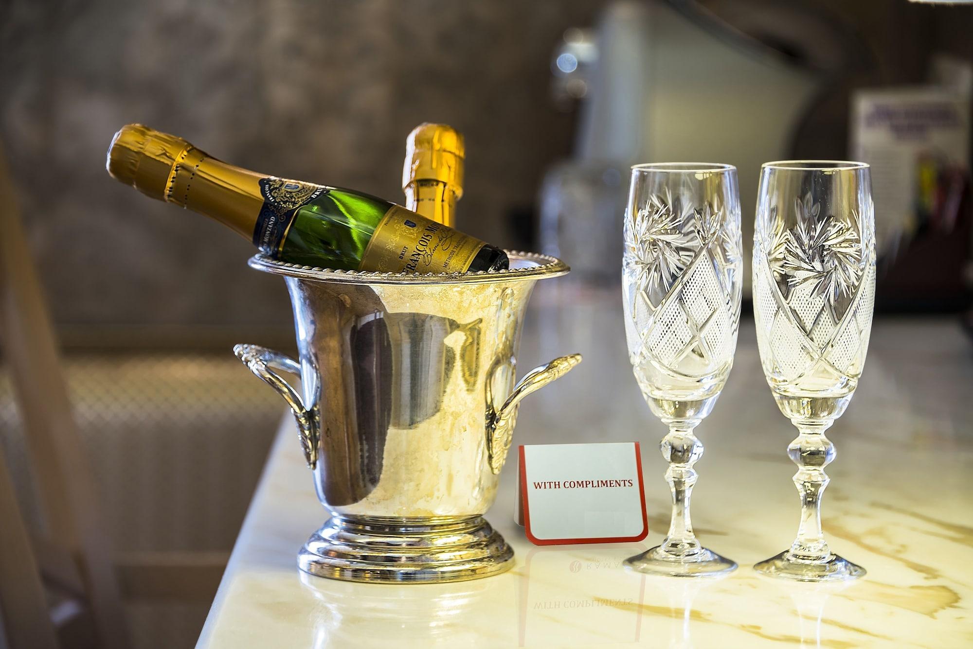 Imperial Hotel & Restaurant Вильнюс Экстерьер фото