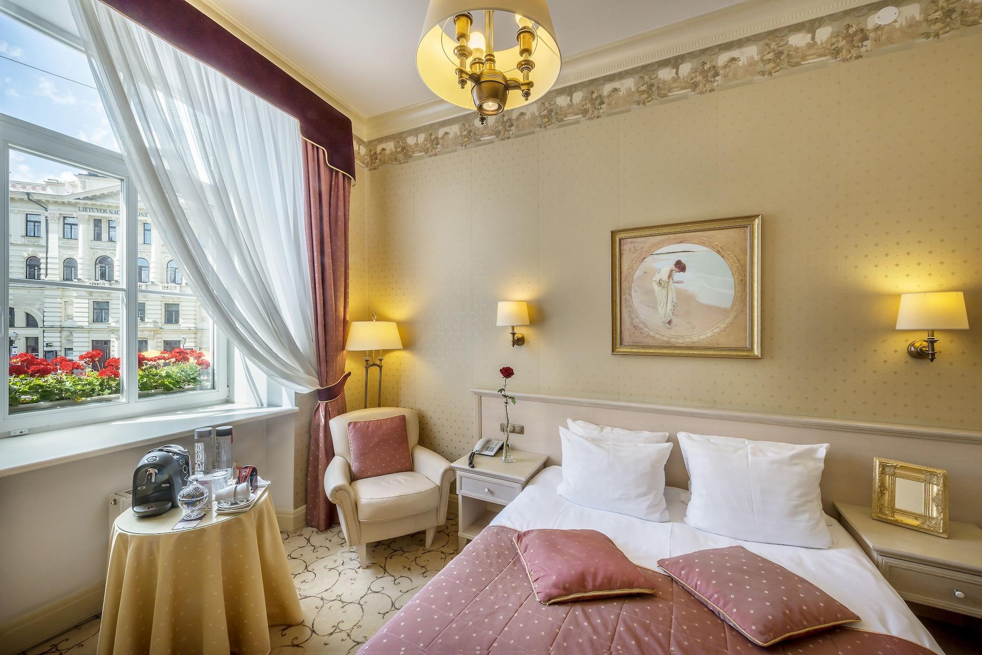 Imperial Hotel & Restaurant Вильнюс Экстерьер фото